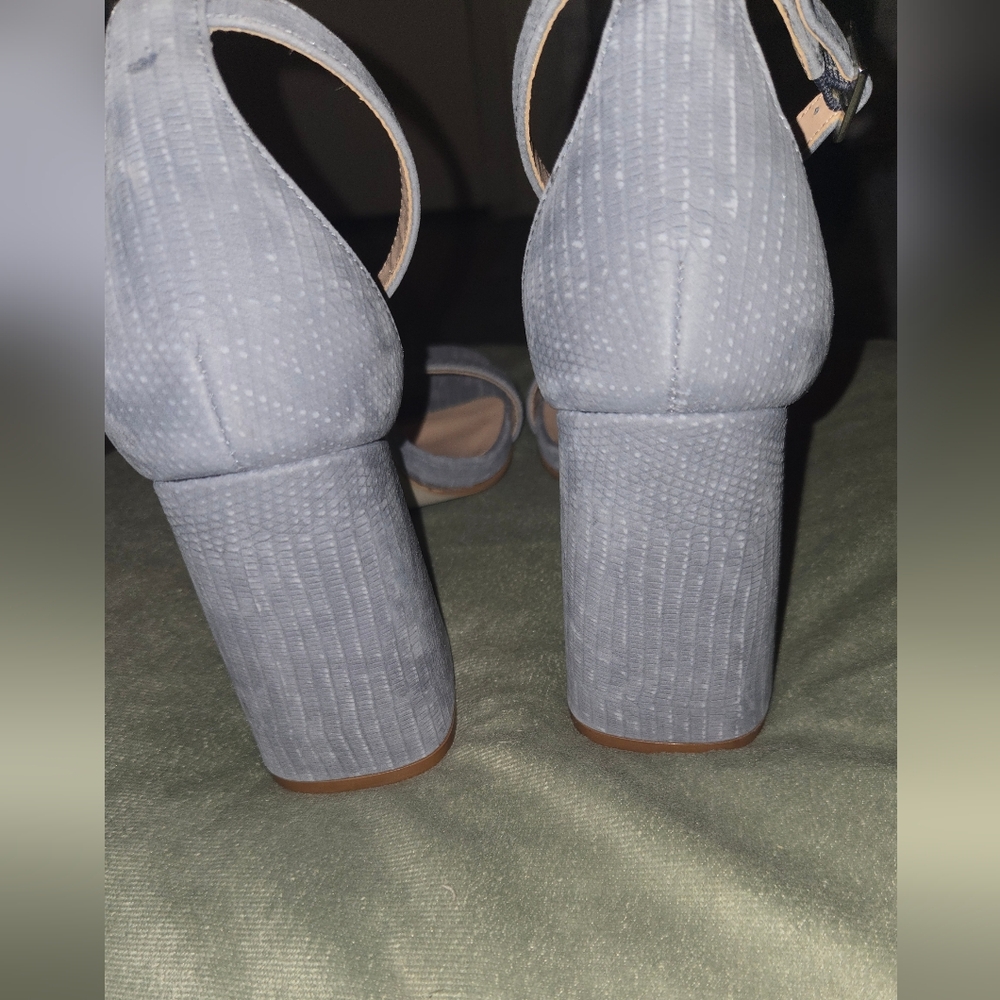 Steve Madden Women's Stylish Blue Heels - Picture 3 of 5